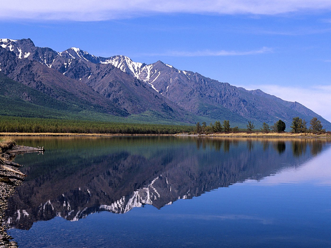 Обои озеро, горы, отражение, россия, lake, mountains, reflection, russia разрешение 1920x1200 Загрузить