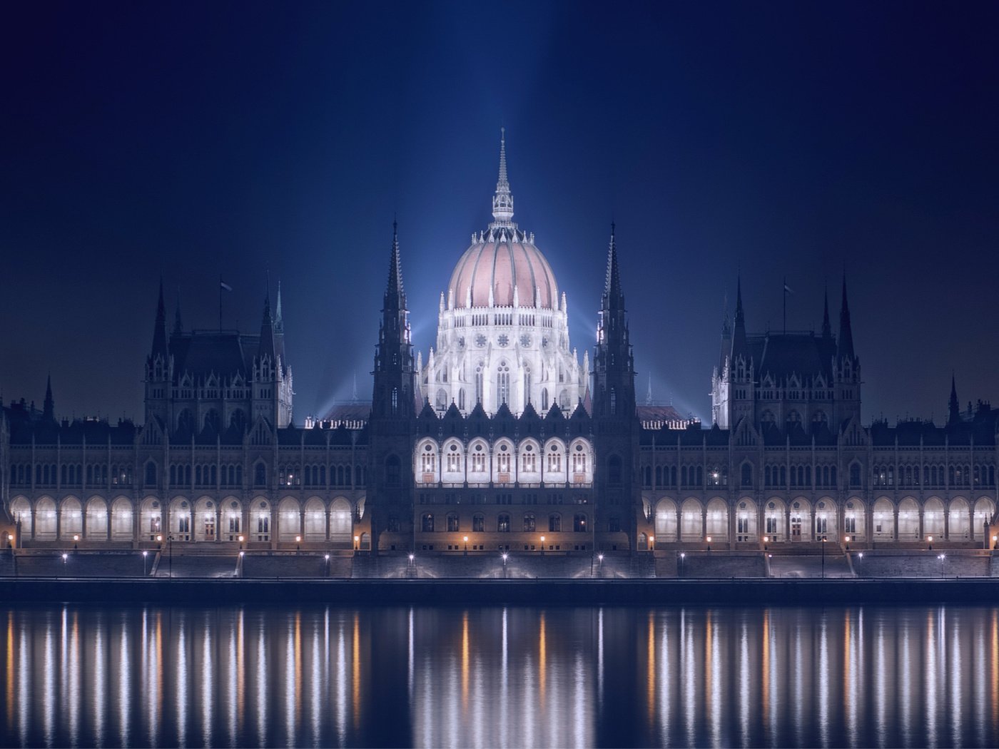 Обои ночь, здание, венгрия, будапешт, night, the building, hungary, budapest разрешение 2560x1440 Загрузить