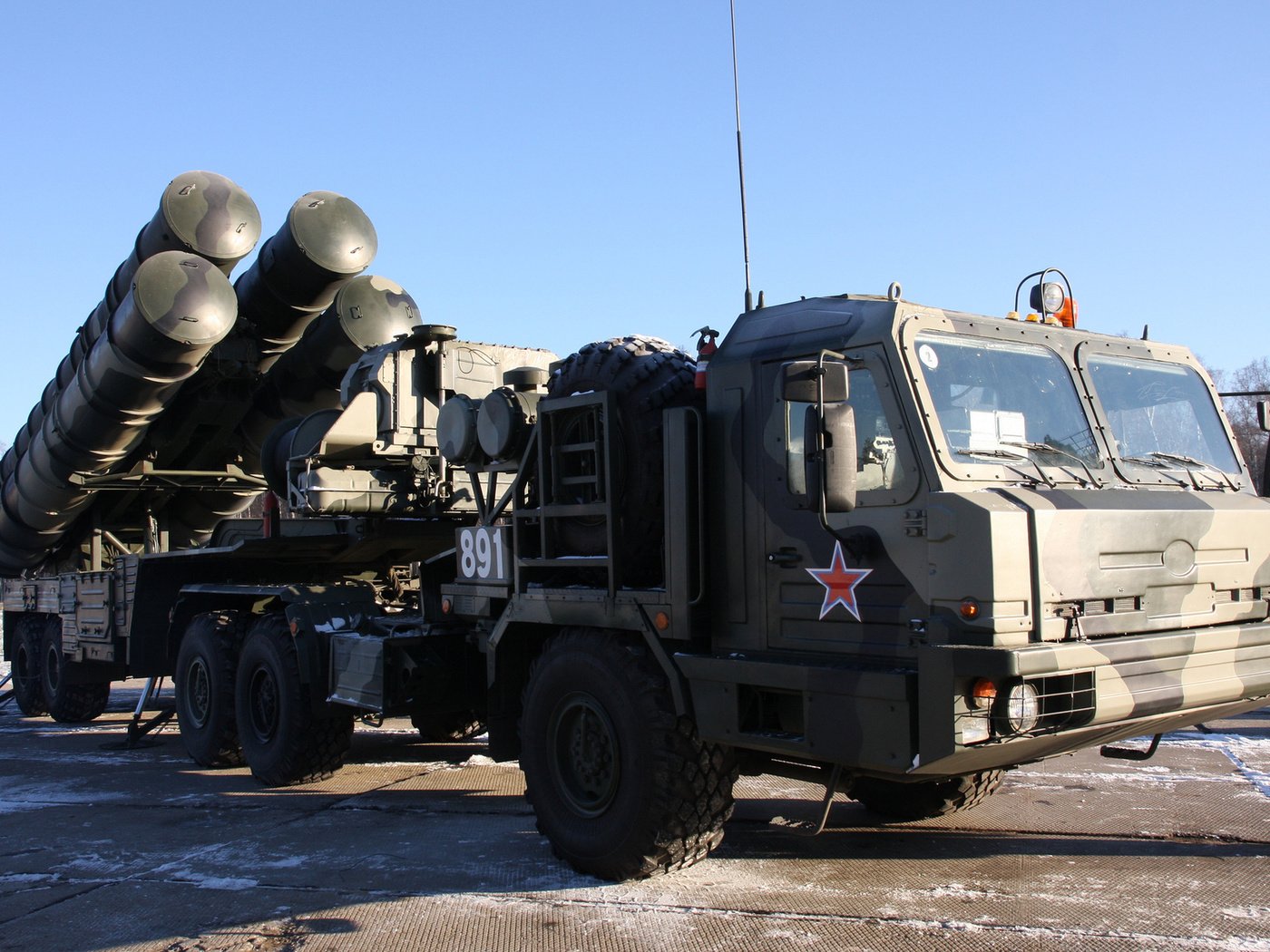 Обои оружие, оборона, зенитная ракетная система с-400 "триумф", россия, армия, триумф, пво, ракетная установка, зрс, с-400, weapons, anti-aircraft missile system s-400 "triumph", russia, army, triumph, defense, rocket launcher, aams, s-400 разрешение 1920x1200 Загрузить