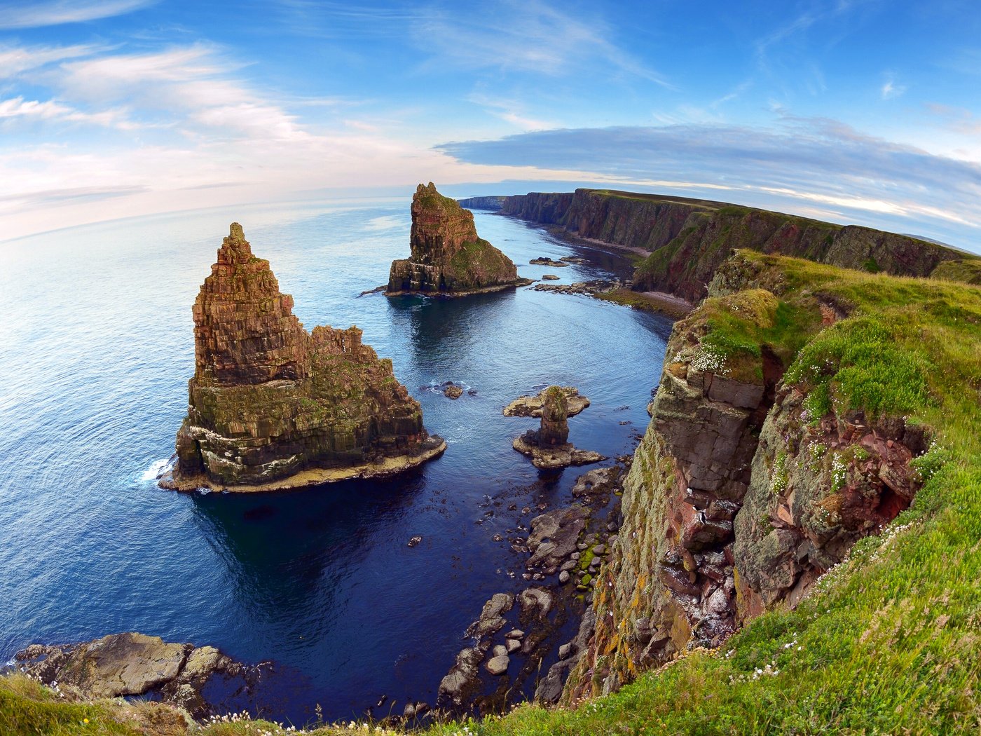 Обои duncansby stacks, скалы, caithness, море, горизонт, побережье, обрыв, шотландия, утес, северное море, rocks, sea, horizon, coast, open, scotland, rock, north sea разрешение 2560x1600 Загрузить