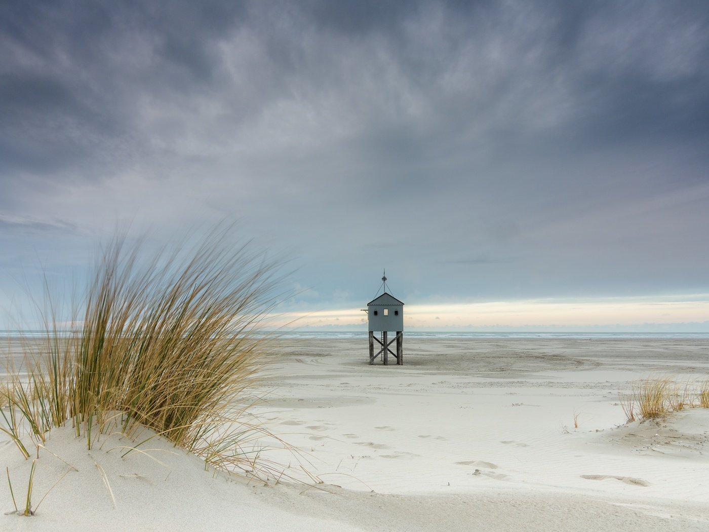 Обои небо, облака, берег, море, пляж, the sky, clouds, shore, sea, beach разрешение 5891x3927 Загрузить