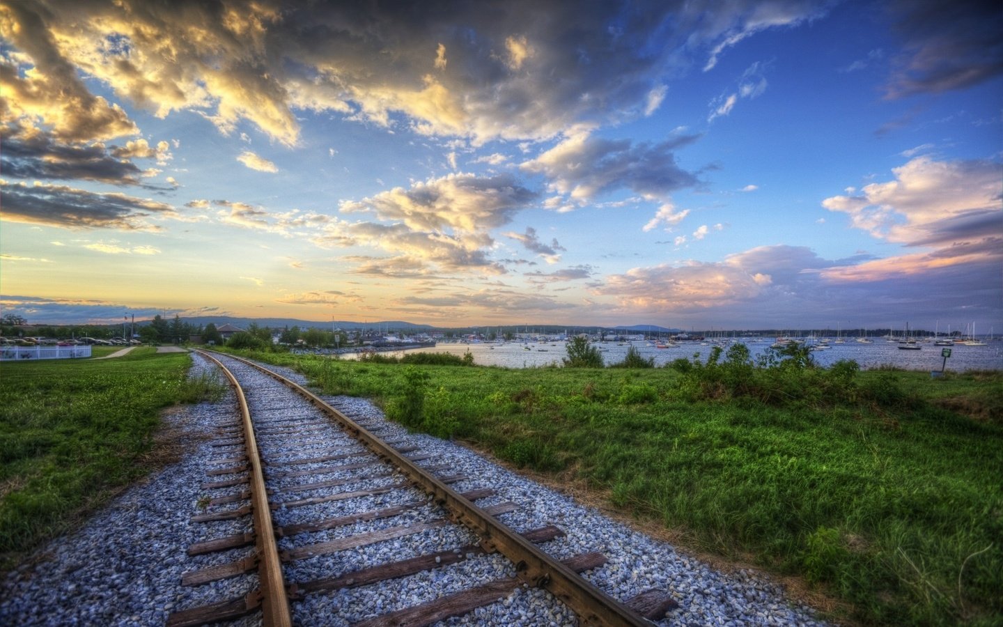 Обои небо, дорога, облака, природа, закат, путь, железная, the sky, road, clouds, nature, sunset, the way, iron разрешение 1920x1200 Загрузить