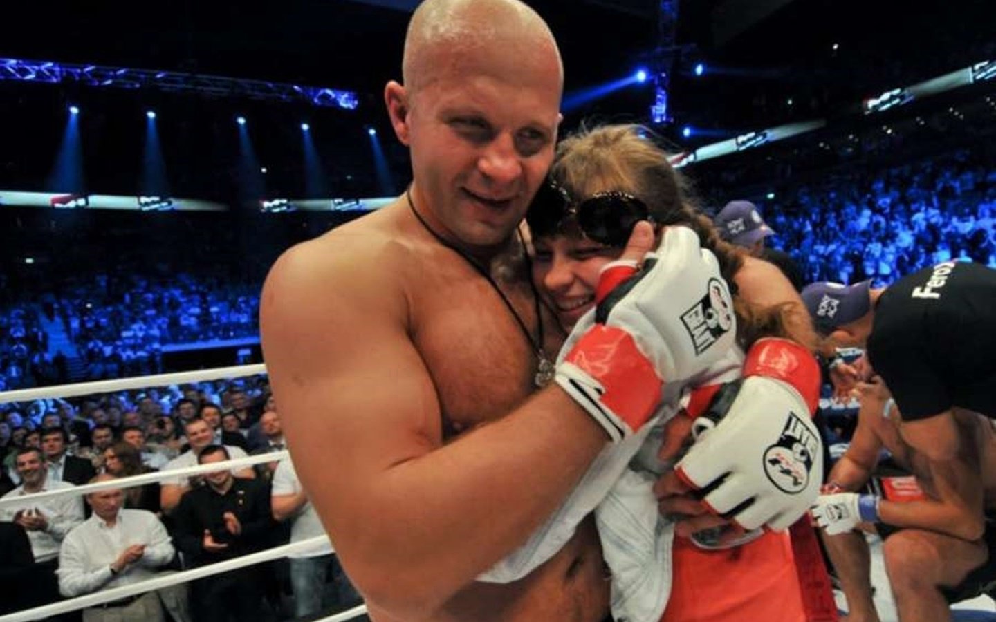 Обои фёдор емельяненко, чемпион, без, бои, правил, fedor emelianenko, champion, without, fighting, rules разрешение 1920x1200 Загрузить