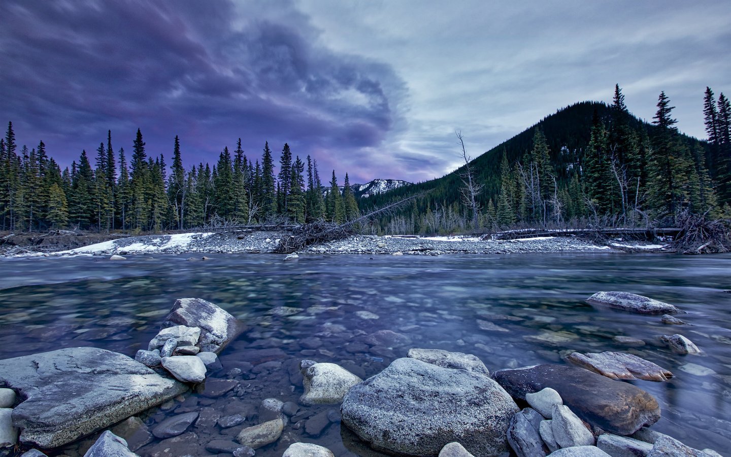 Обои небо, деревья, река, горы, природа, камни, пейзаж, the sky, trees, river, mountains, nature, stones, landscape разрешение 2048x1365 Загрузить