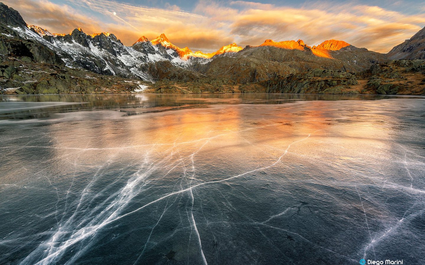 Обои небо, облака, озеро, горы, зима, пейзаж, лёд, the sky, clouds, lake, mountains, winter, landscape, ice разрешение 1920x1200 Загрузить