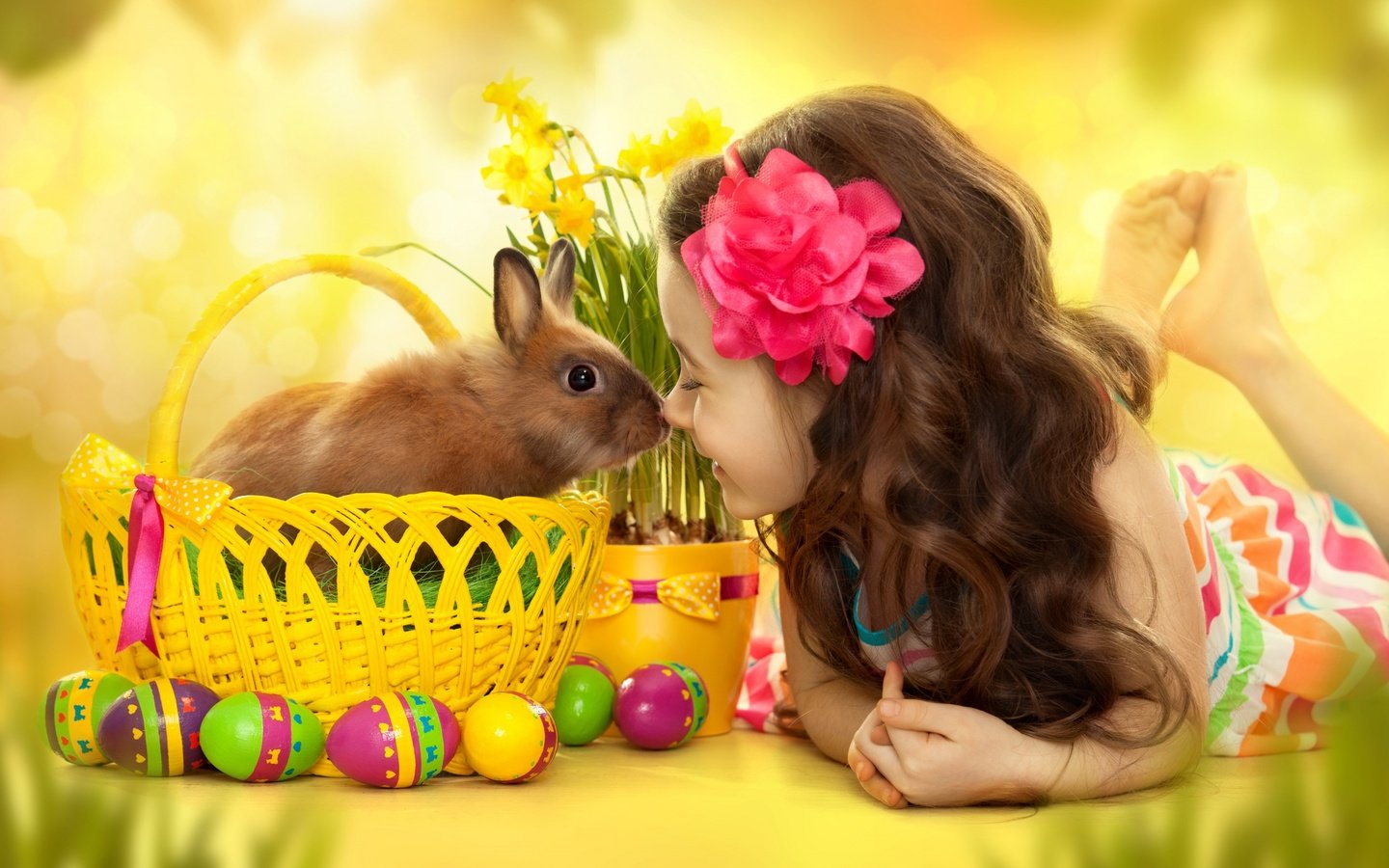 Обои цветы, яйца, улыбка, нарциссы, взгляд, зайчик, девочка, волосы, лицо, кролик, пасха, flowers, eggs, smile, daffodils, bunny, look, girl, hair, face, rabbit, easter разрешение 2560x1600 Загрузить