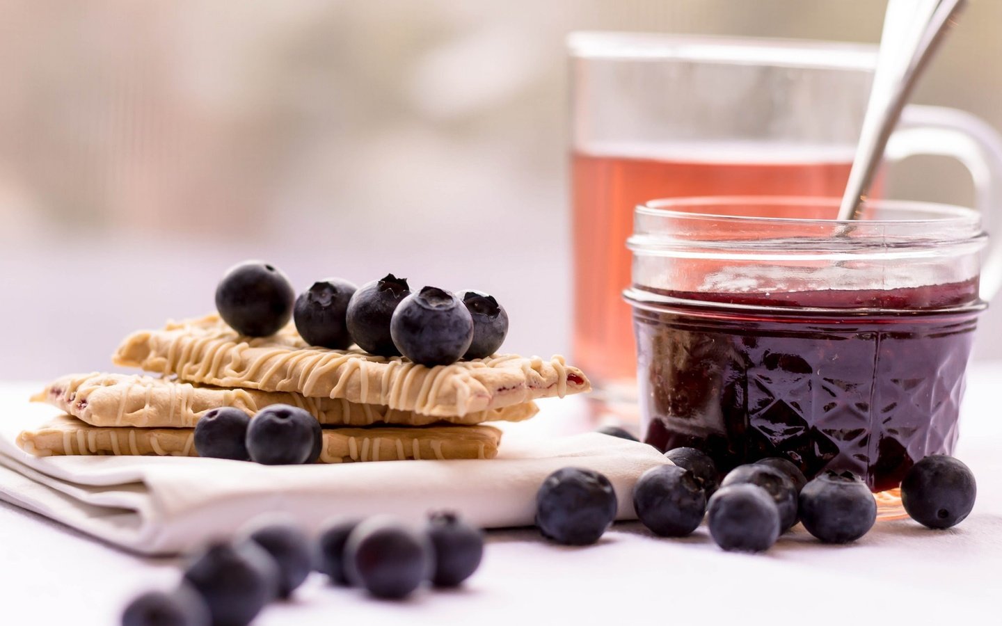 Обои джем, ягоды, черника, мед, печенье, jam, berries, blueberries, honey, cookies разрешение 2048x1453 Загрузить