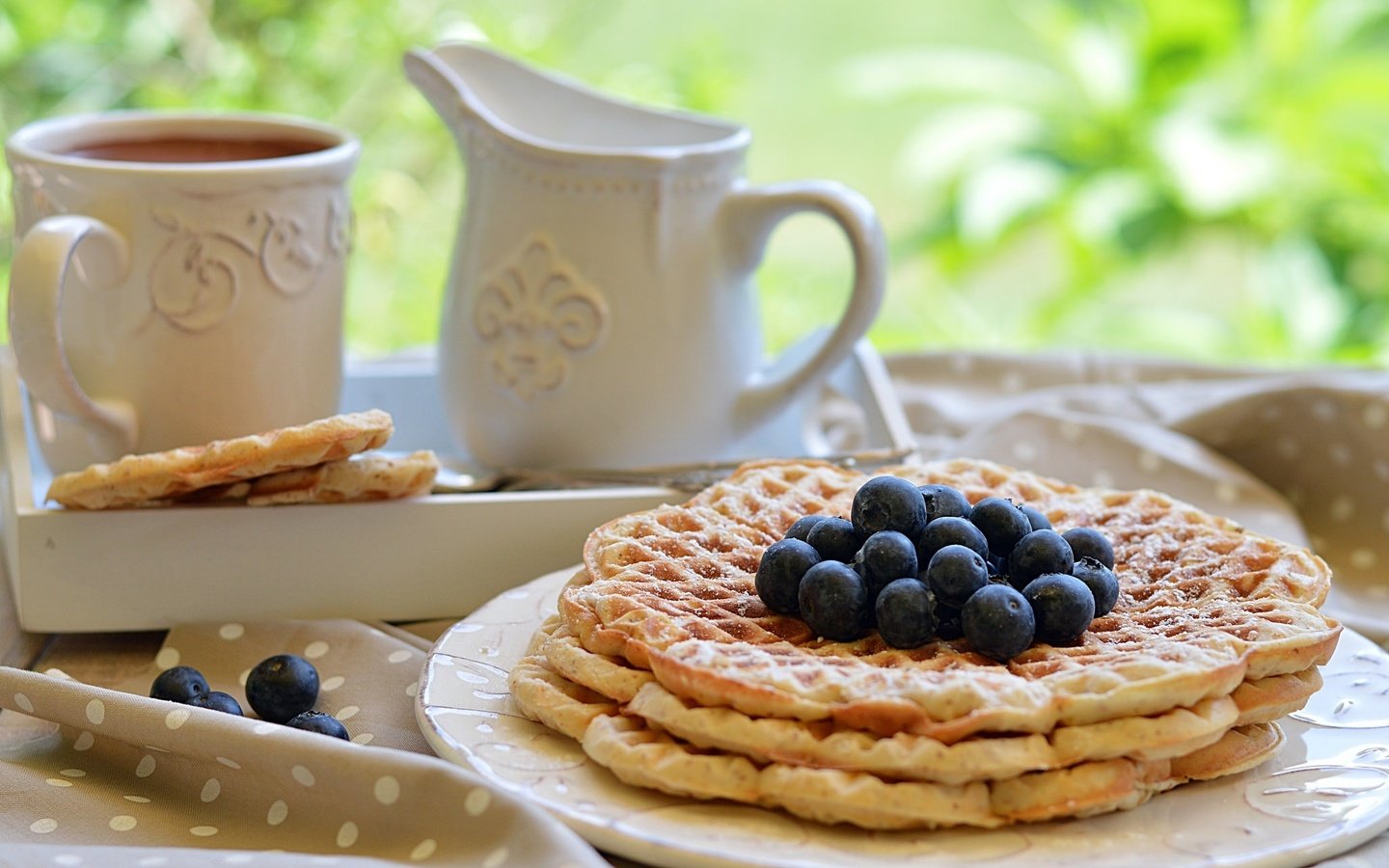 Обои кофе, ягоды, черника, завтрак, вафли, coffee, berries, blueberries, breakfast, waffles разрешение 2048x1339 Загрузить