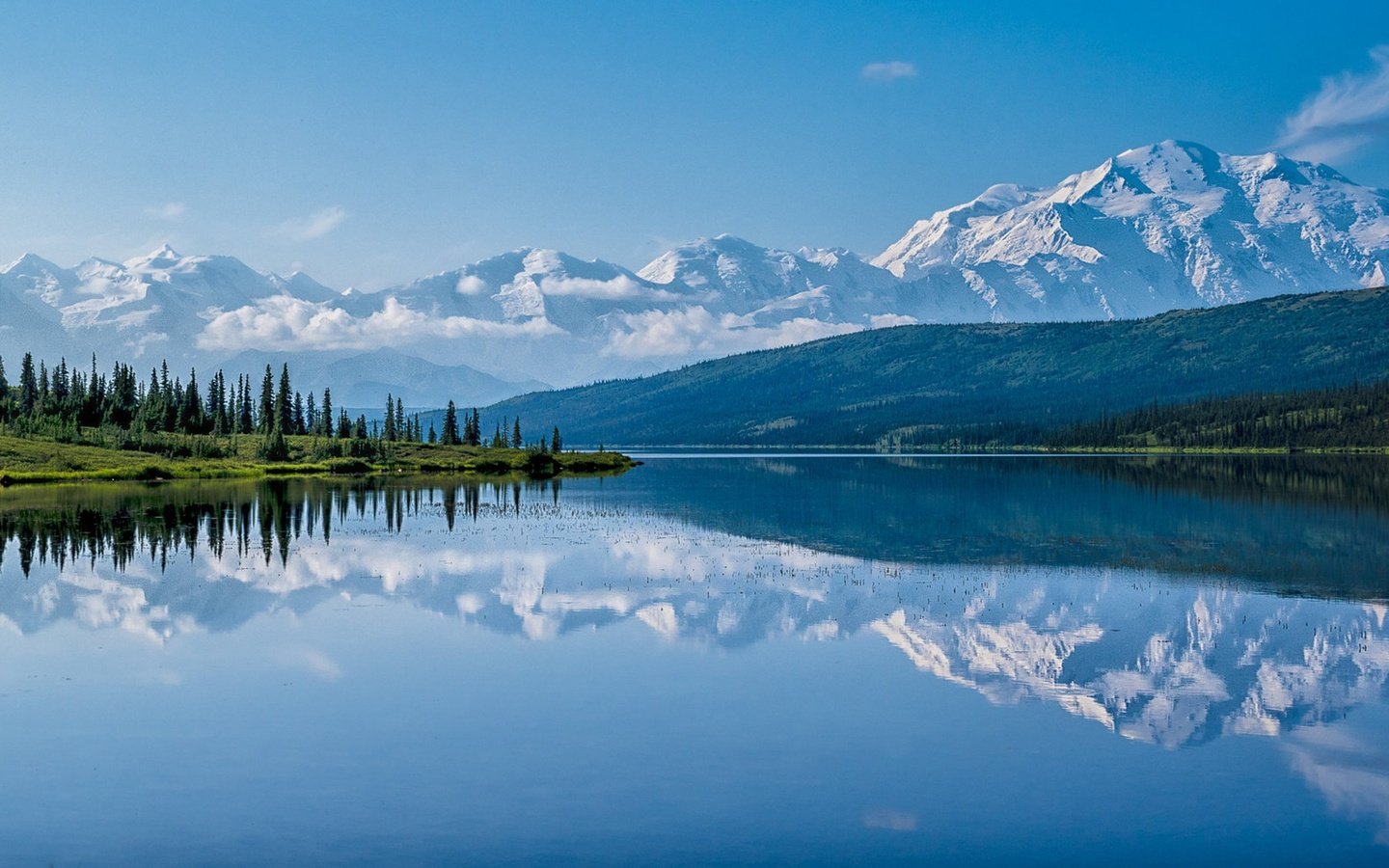 Обои озеро, горы, отражение, аляска, национальный парк денали, lake, mountains, reflection, alaska, denali national park разрешение 2227x1080 Загрузить