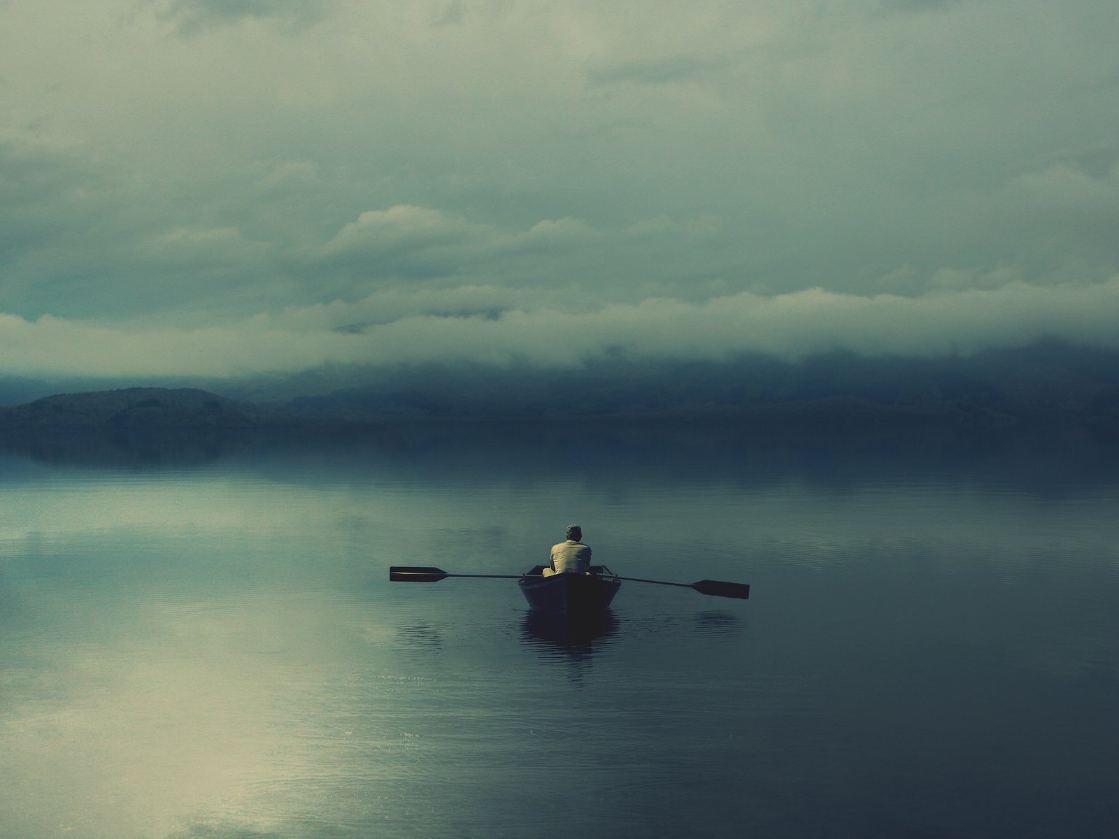 Обои озеро, одиночество, лодочник, мгла, lake, loneliness, the boatman, haze разрешение 2560x1707 Загрузить