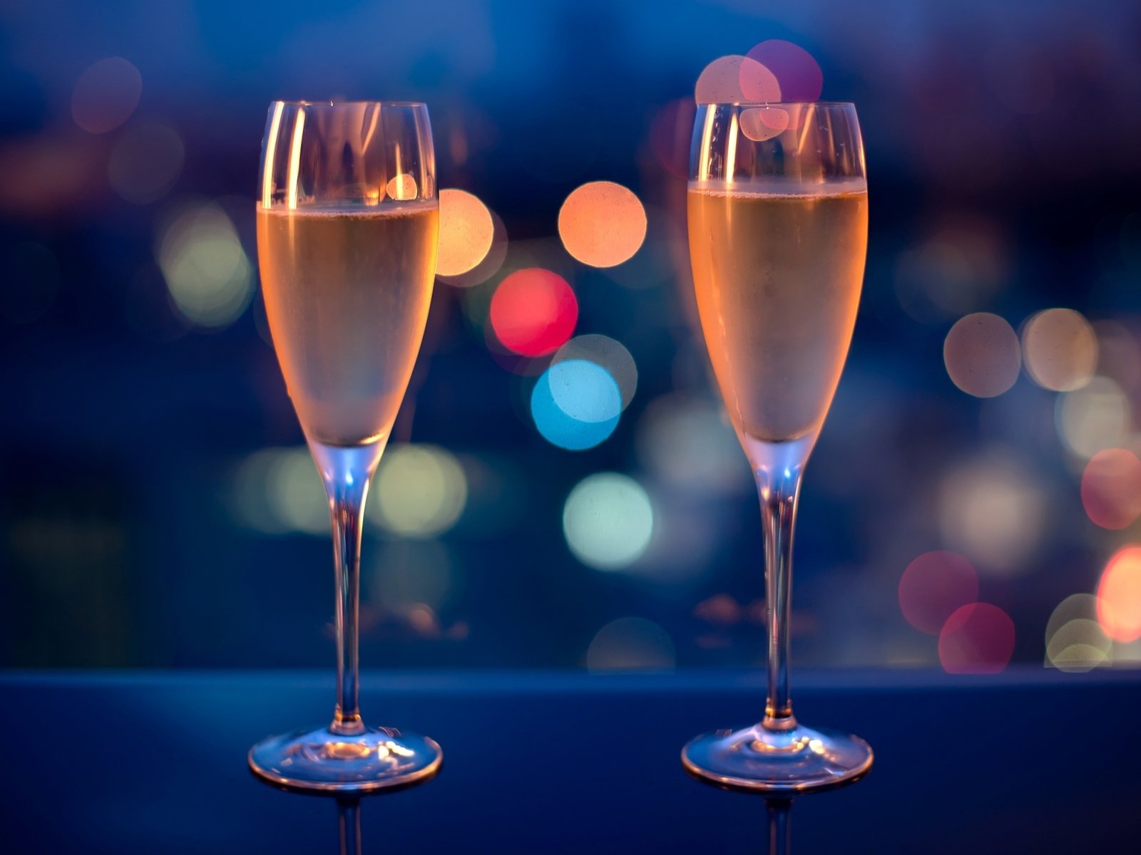 Обои огни, вечер, бокалы, шампанское, lights, the evening, glasses, champagne разрешение 2562x1708 Загрузить