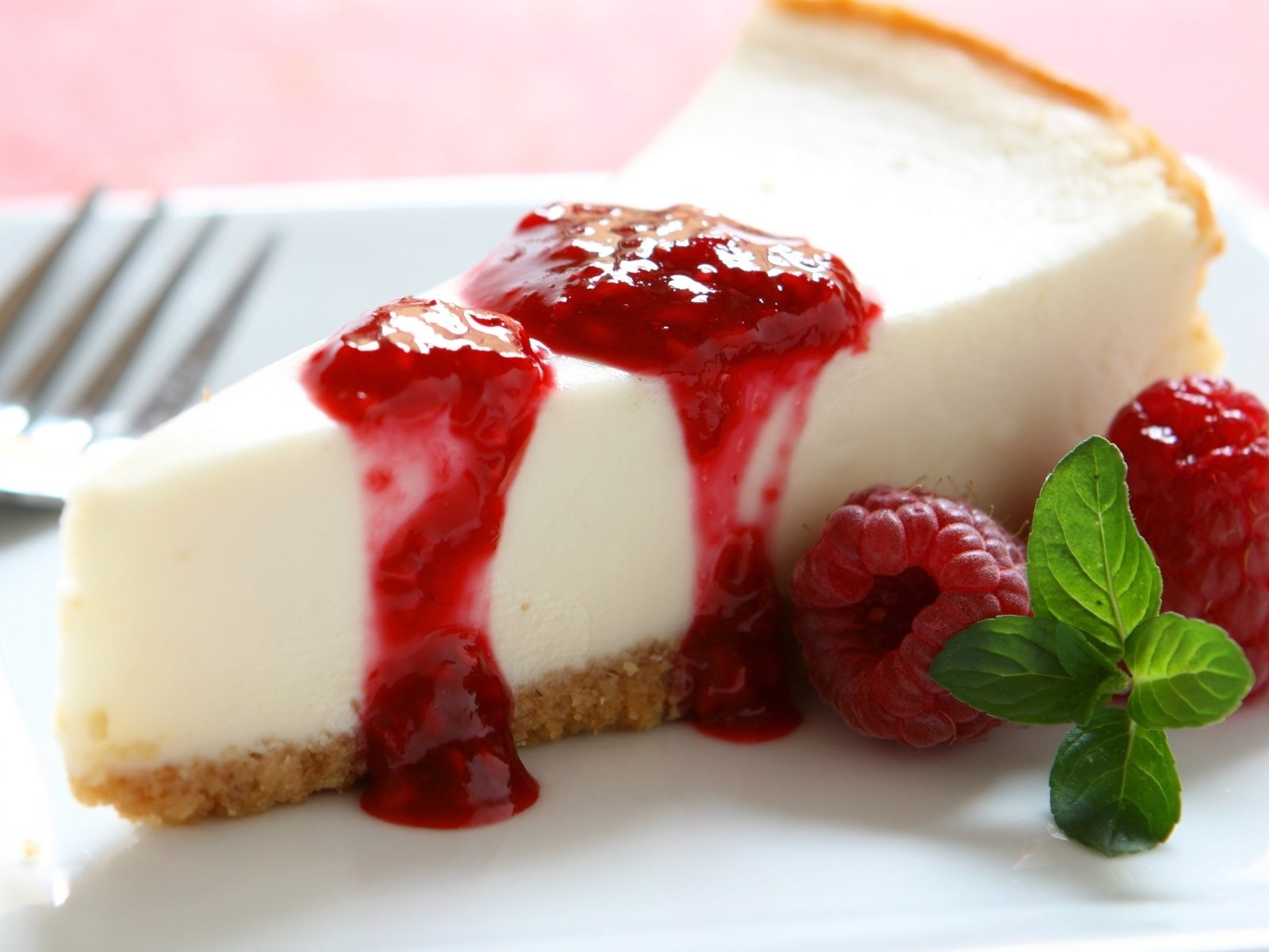 Обои малина, ягоды, торт, пирожное, тортик, чизкейк, кусочек, raspberry, berries, cake, cheesecake, piece разрешение 2560x1600 Загрузить
