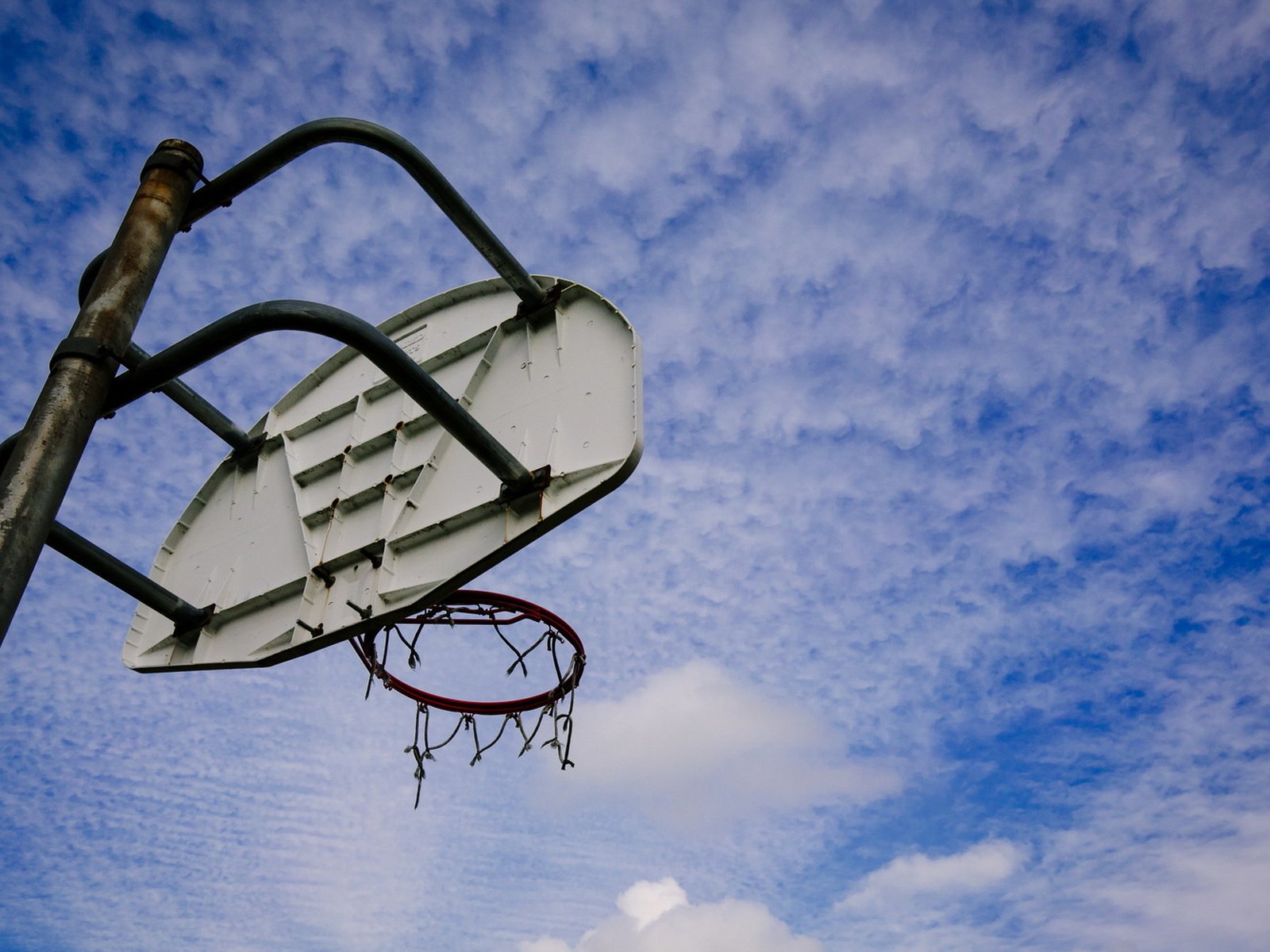 Обои небо, кольцо, спорт, щит, баскетбол, the sky, ring, sport, shield, basketball разрешение 1920x1200 Загрузить