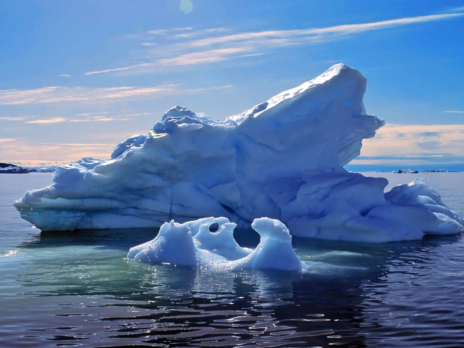 Обои небо, облака, море, айсберг, льдина, the sky, clouds, sea, iceberg, floe разрешение 1920x1200 Загрузить