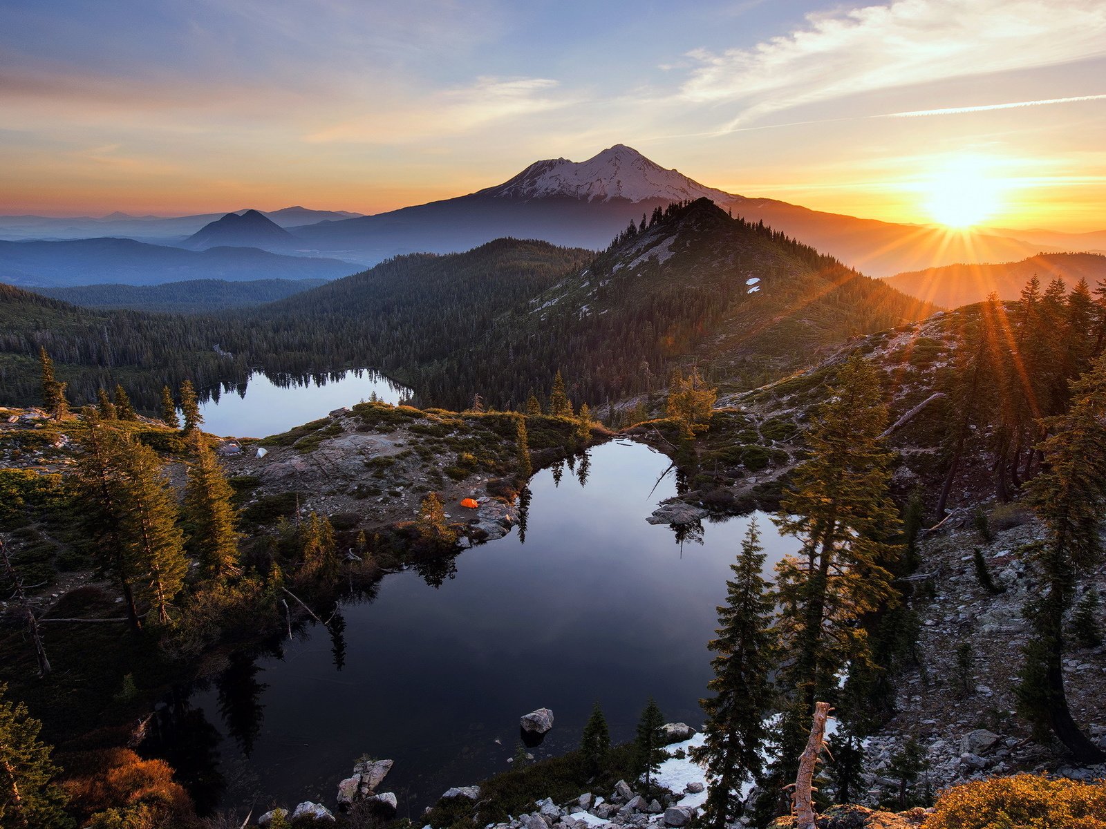Обои горы, восход, природа, heart lake, mountains, sunrise, nature разрешение 1920x1299 Загрузить