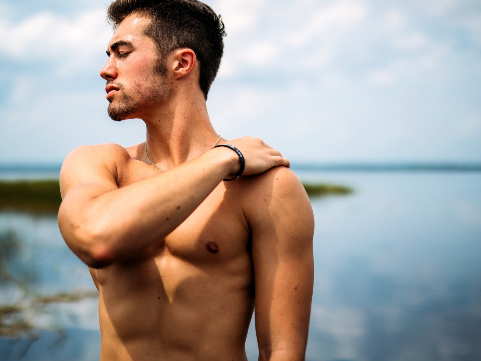 Обои парень, профиль, лицо, мужчина, брюнет, закрытые глаза, guy, profile, face, male, brunette, closed eyes разрешение 2048x1365 Загрузить