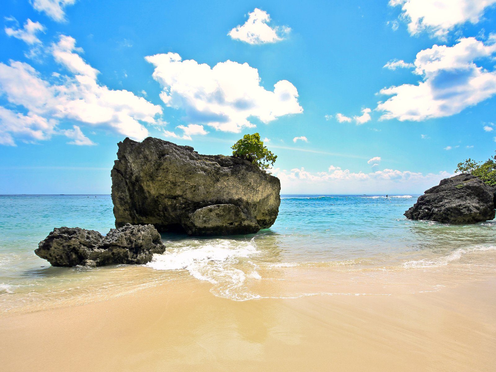 Обои камни, море, пляж, stones, sea, beach разрешение 4703x3035 Загрузить