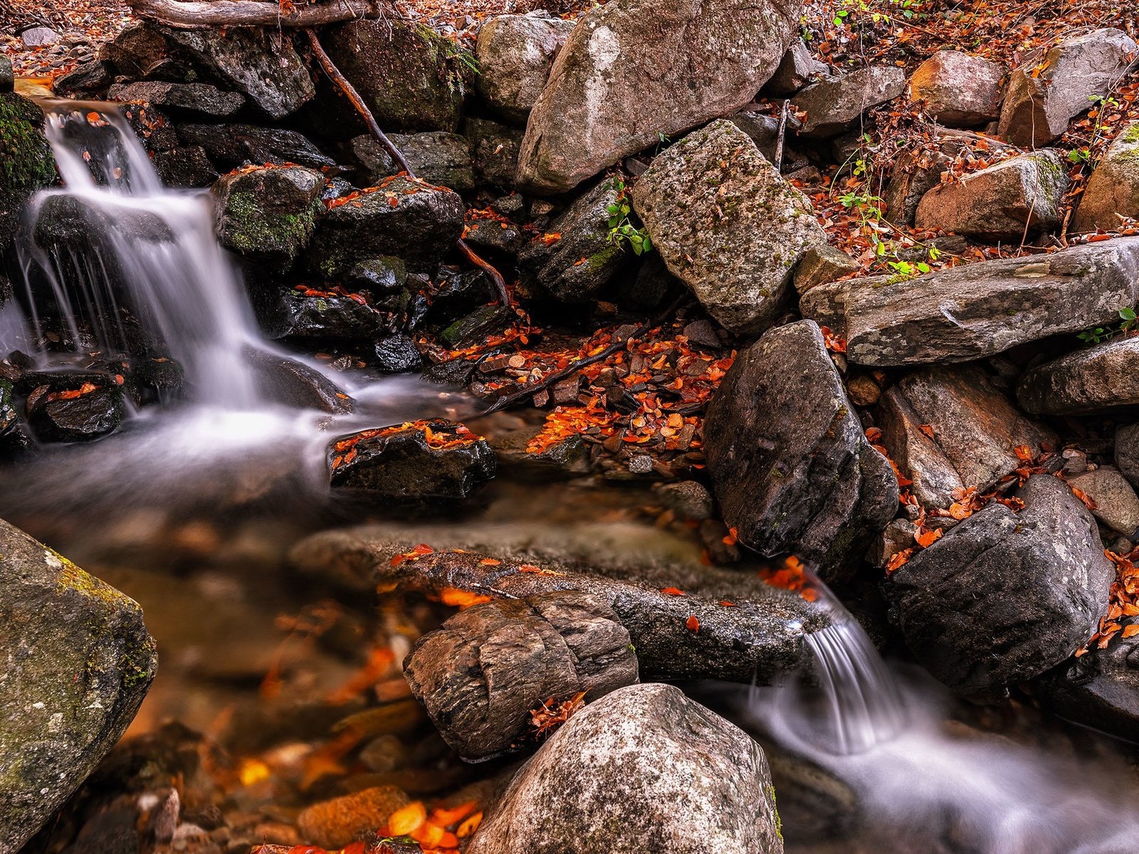 Обои камни, водопад, осень, валуны, stones, waterfall, autumn, boulders разрешение 2048x1367 Загрузить