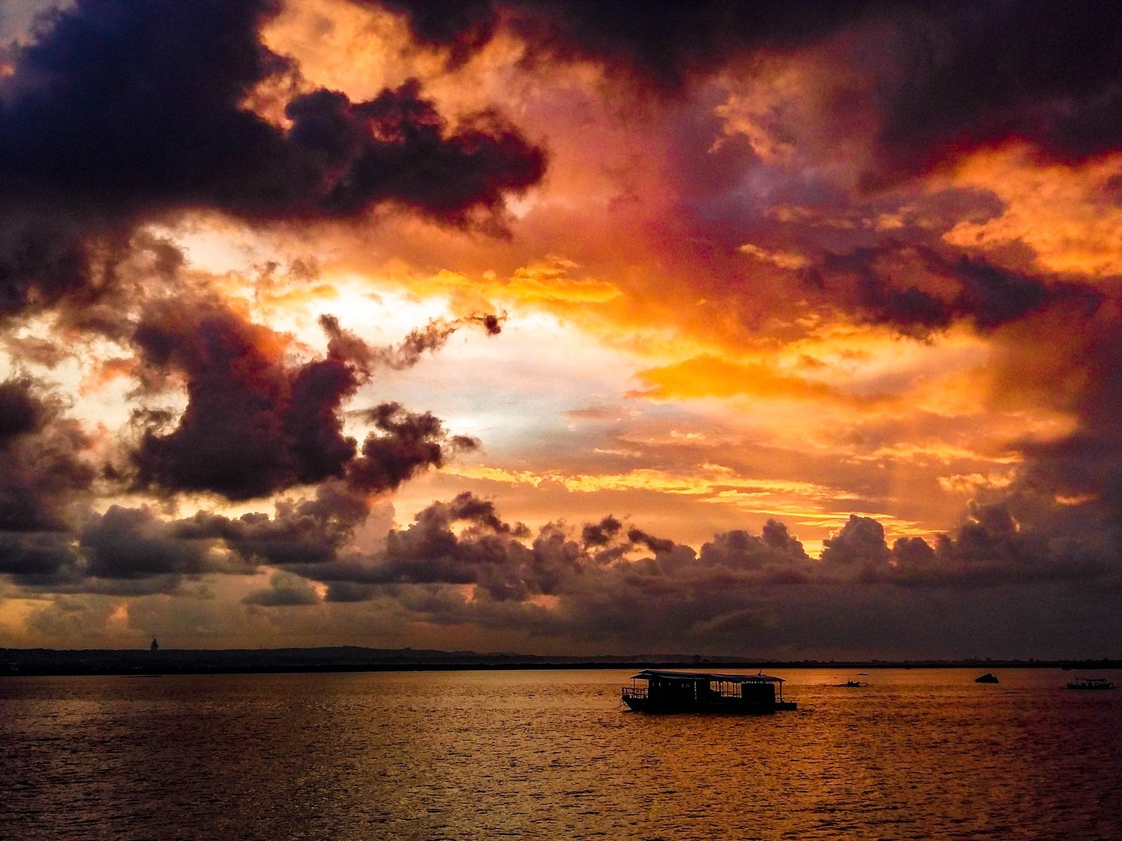 Обои небо, вечер, закат, пейзаж, море, корабль, лодка, океан, the sky, the evening, sunset, landscape, sea, ship, boat, the ocean разрешение 4128x2322 Загрузить