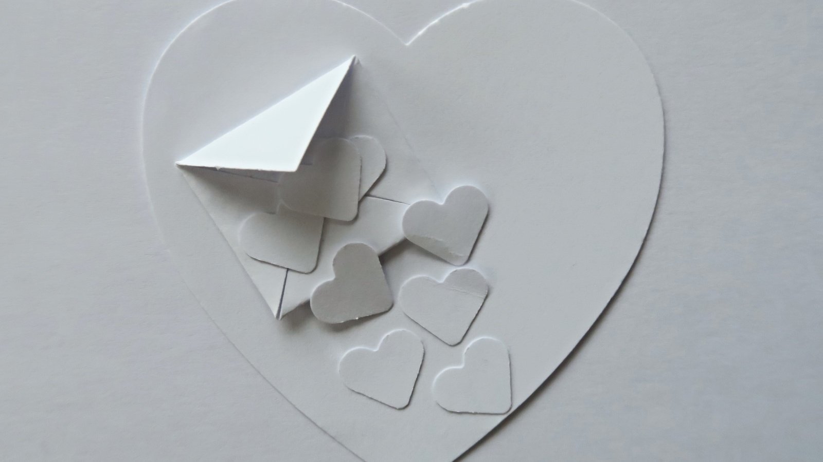 Обои фон, бумага, сердце, день святого валентина, background, paper, heart, valentine's day разрешение 2048x1365 Загрузить