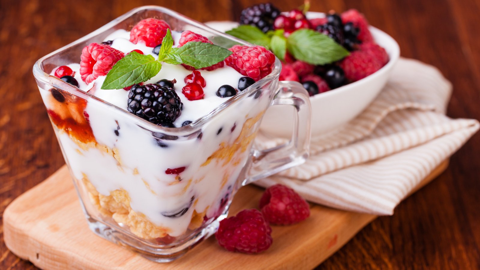 Обои малина, ягоды, черника, десерт, ежевика, хлопья, йогурт, raspberry, berries, blueberries, dessert, blackberry, cereal, yogurt разрешение 5286x3524 Загрузить