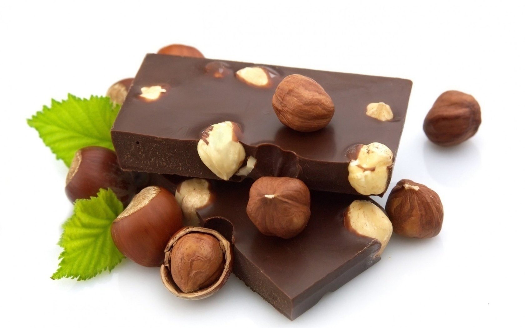 Обои шоколад, сладкое, орех, фундук, chocolate, sweet, walnut, hazelnuts разрешение 1920x1345 Загрузить