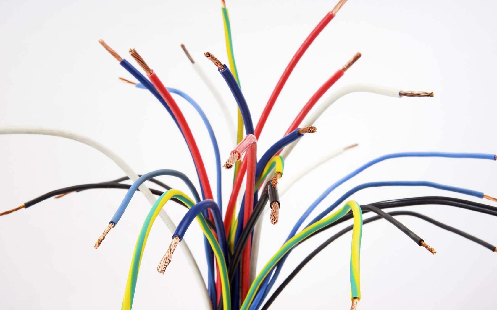 Обои провода, hi-tech, wires, кабели, wire, cables разрешение 2716x1810 Загрузить