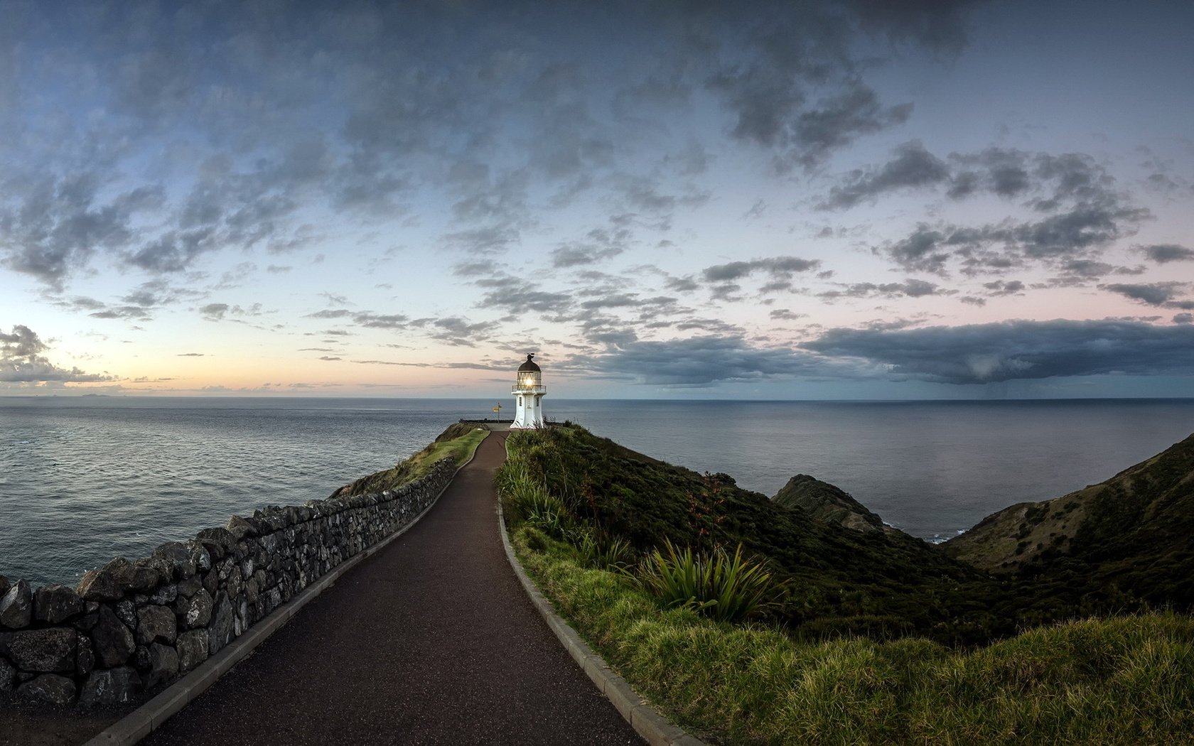 Обои небо, дорога, маяк, горизонт, океан, cape reinga, northland, the sky, road, lighthouse, horizon, the ocean разрешение 1920x1080 Загрузить