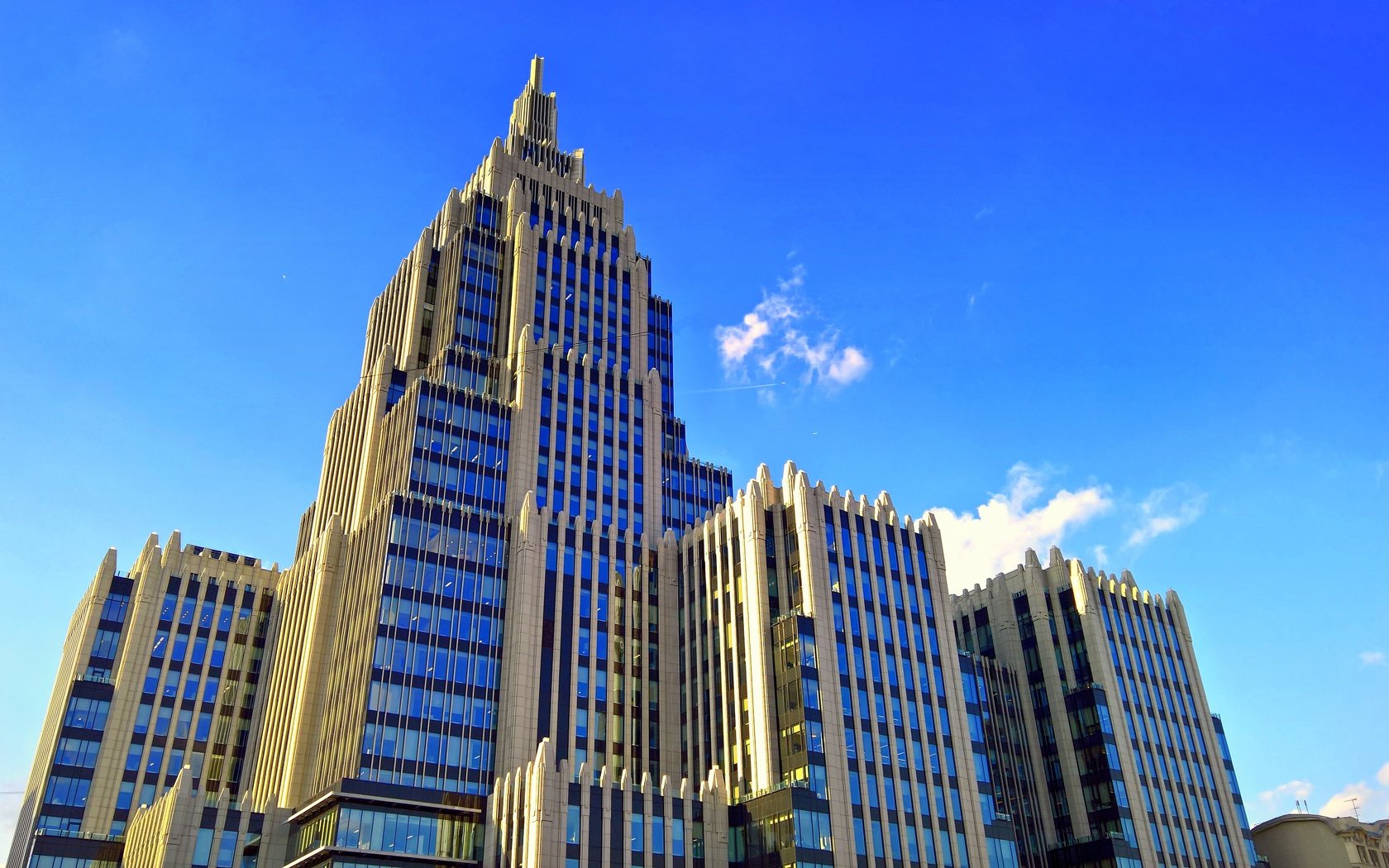 Обои небо, москва, город, офис, небоскрёб, садовое кольцо, the sky, moscow, the city, office, skyscraper, garden ring разрешение 5344x3008 Загрузить