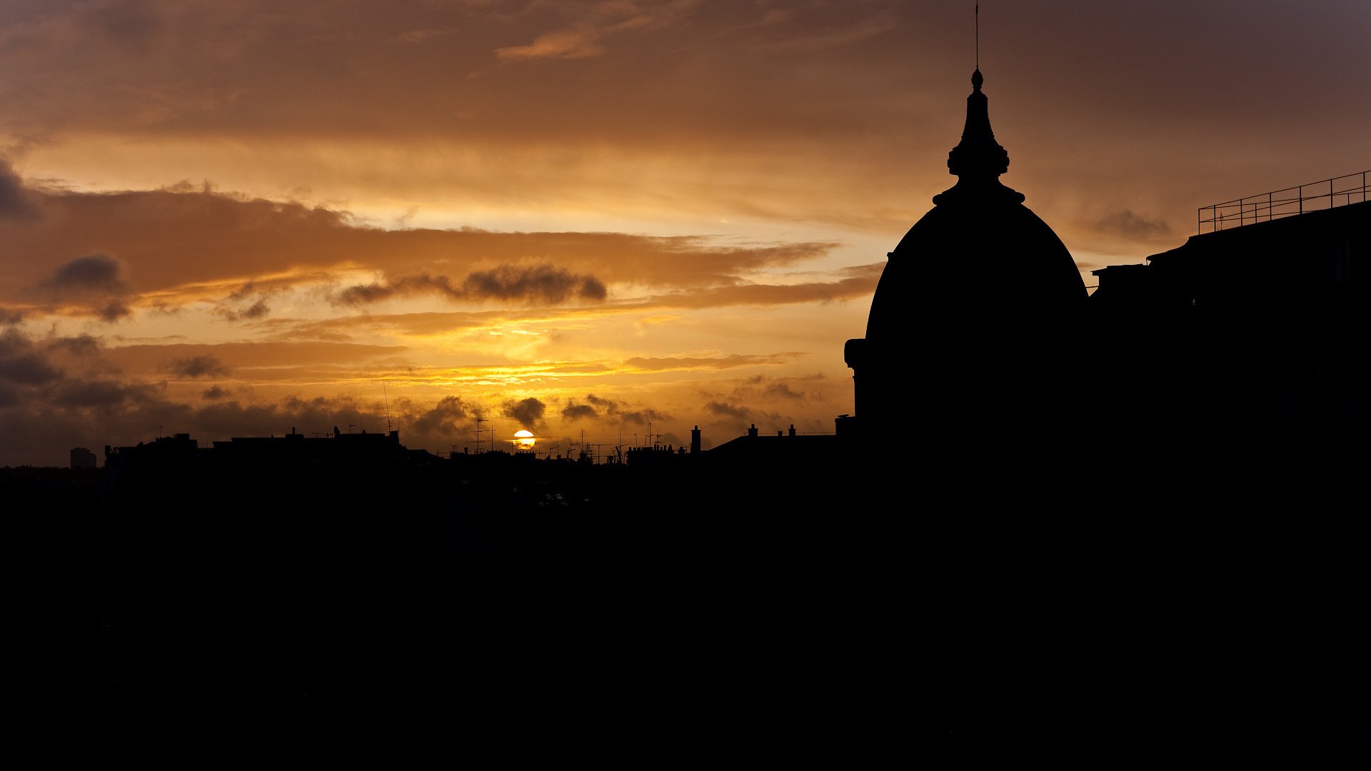 Обои солнце, закат, париж, силуэт, крыши, the sun, sunset, paris, silhouette, roof разрешение 1920x1280 Загрузить