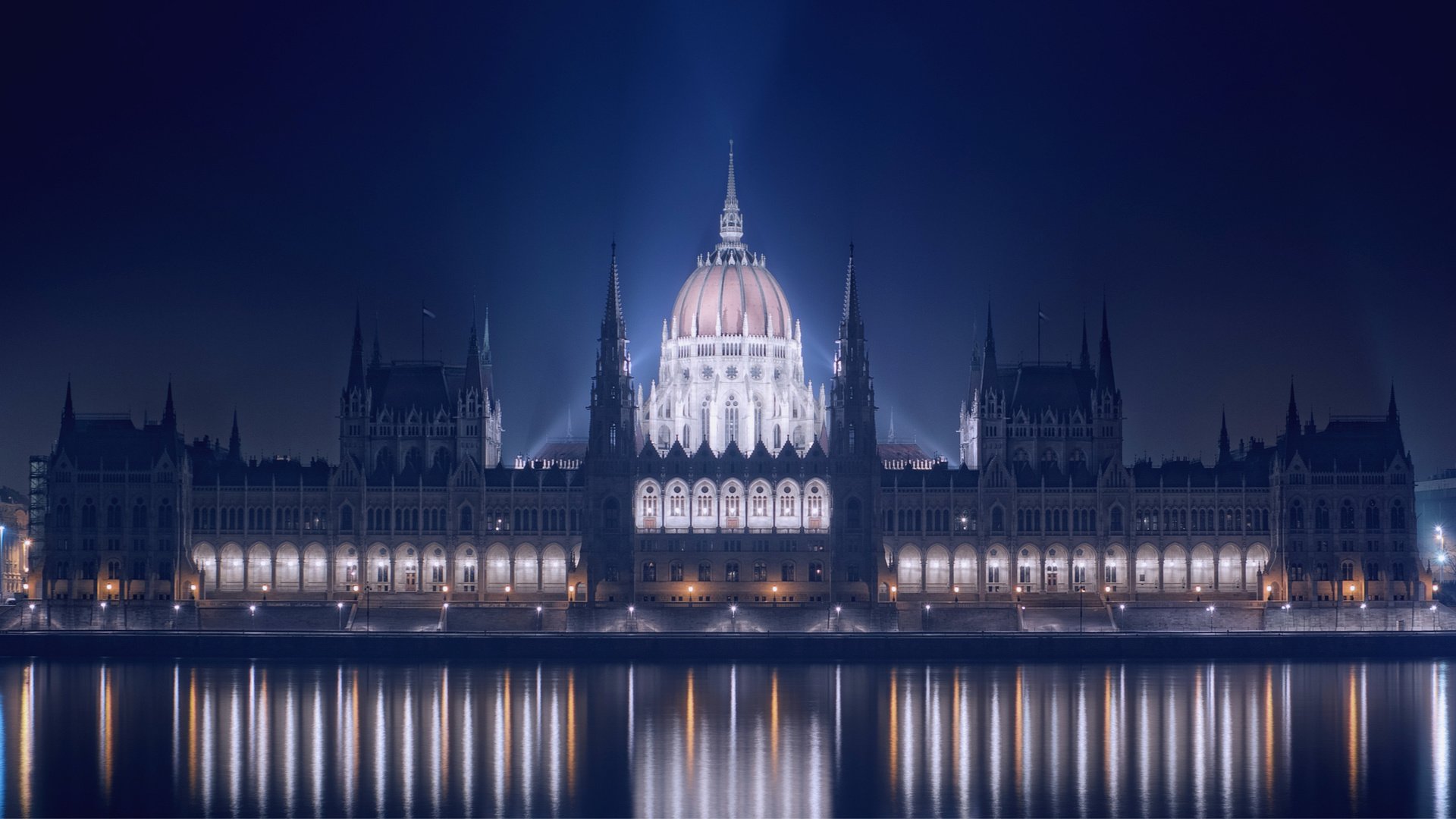 Обои ночь, здание, венгрия, будапешт, night, the building, hungary, budapest разрешение 2560x1440 Загрузить