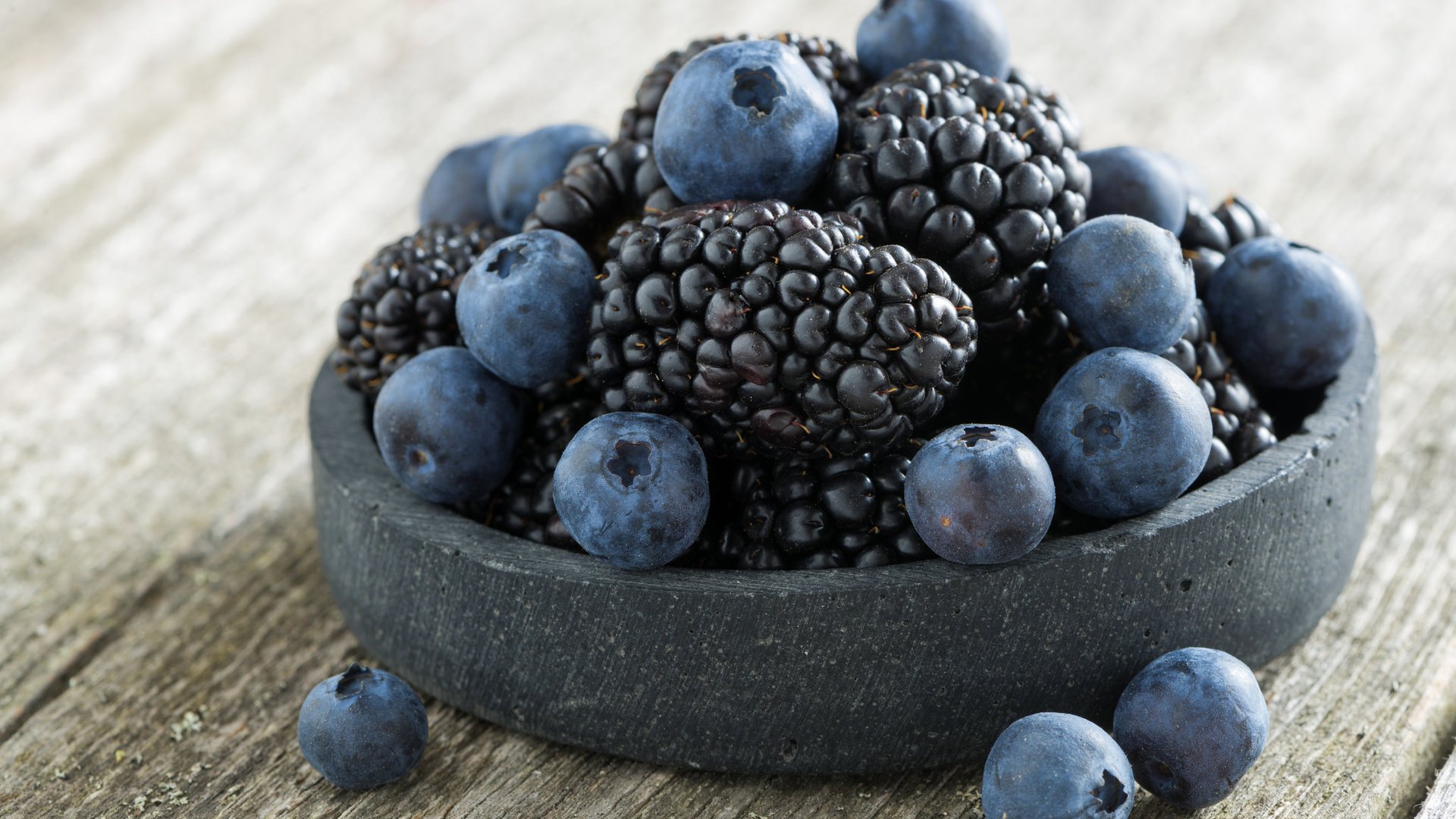 Обои синий, ягоды, черника, ежевика, blue, berries, blueberries, blackberry разрешение 2048x1367 Загрузить