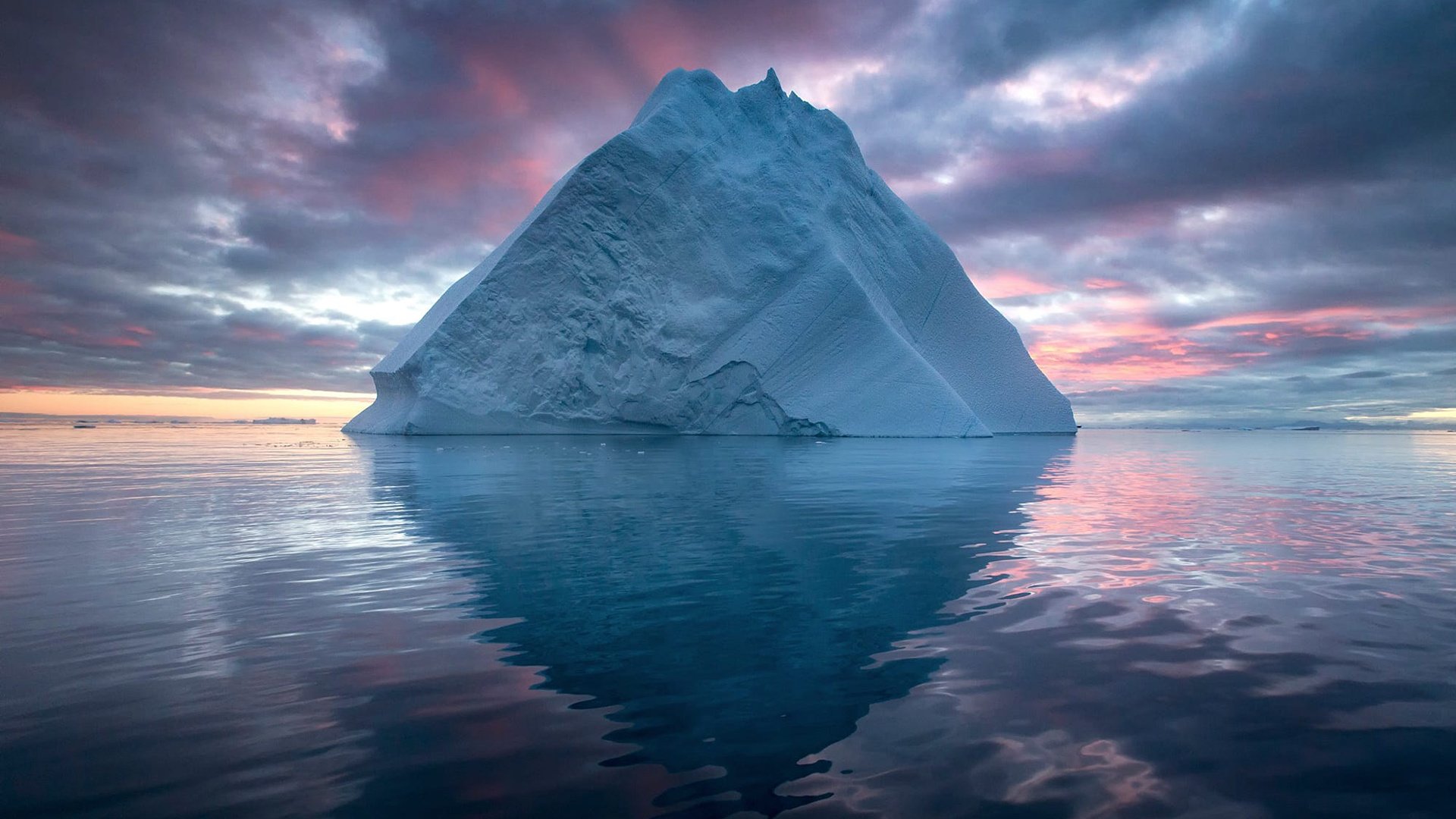 Обои облака, закат, море, айсберг, арктика, clouds, sunset, sea, iceberg, arctic разрешение 1920x1200 Загрузить