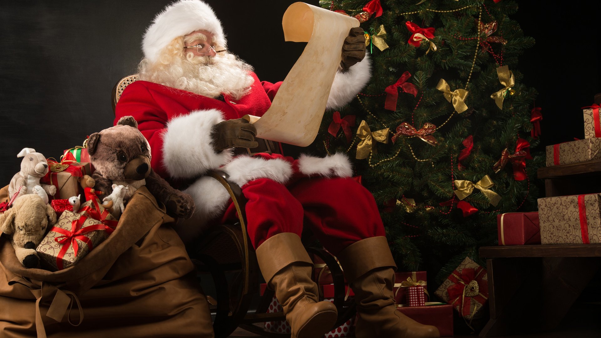 Обои новый год, елка, подарки, дед мороз, рождество, санта, kirill kedrinskiy, new year, tree, gifts, santa claus, christmas, santa разрешение 2880x1800 Загрузить