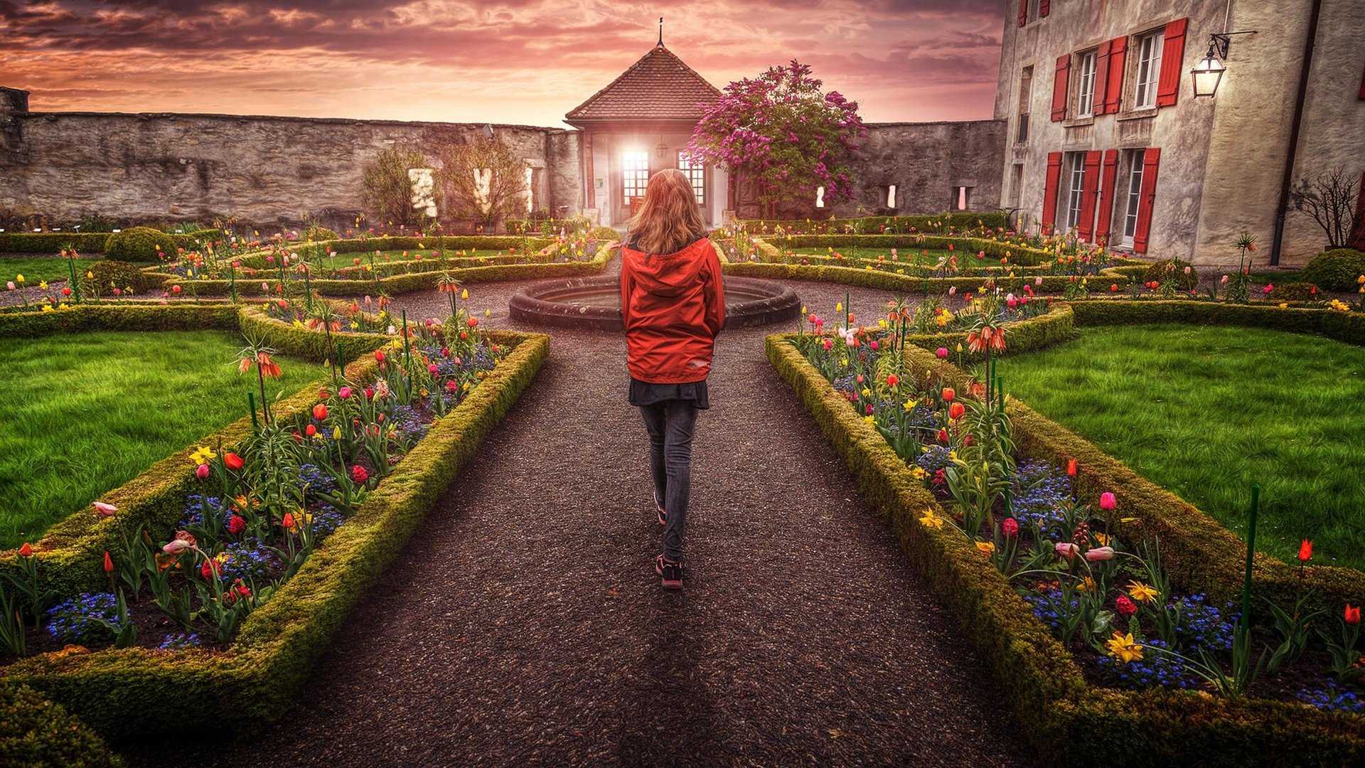 Обои цветы, закат, девушка, замок, швейцария, спина, flowers, sunset, girl, castle, switzerland, back разрешение 2048x1222 Загрузить