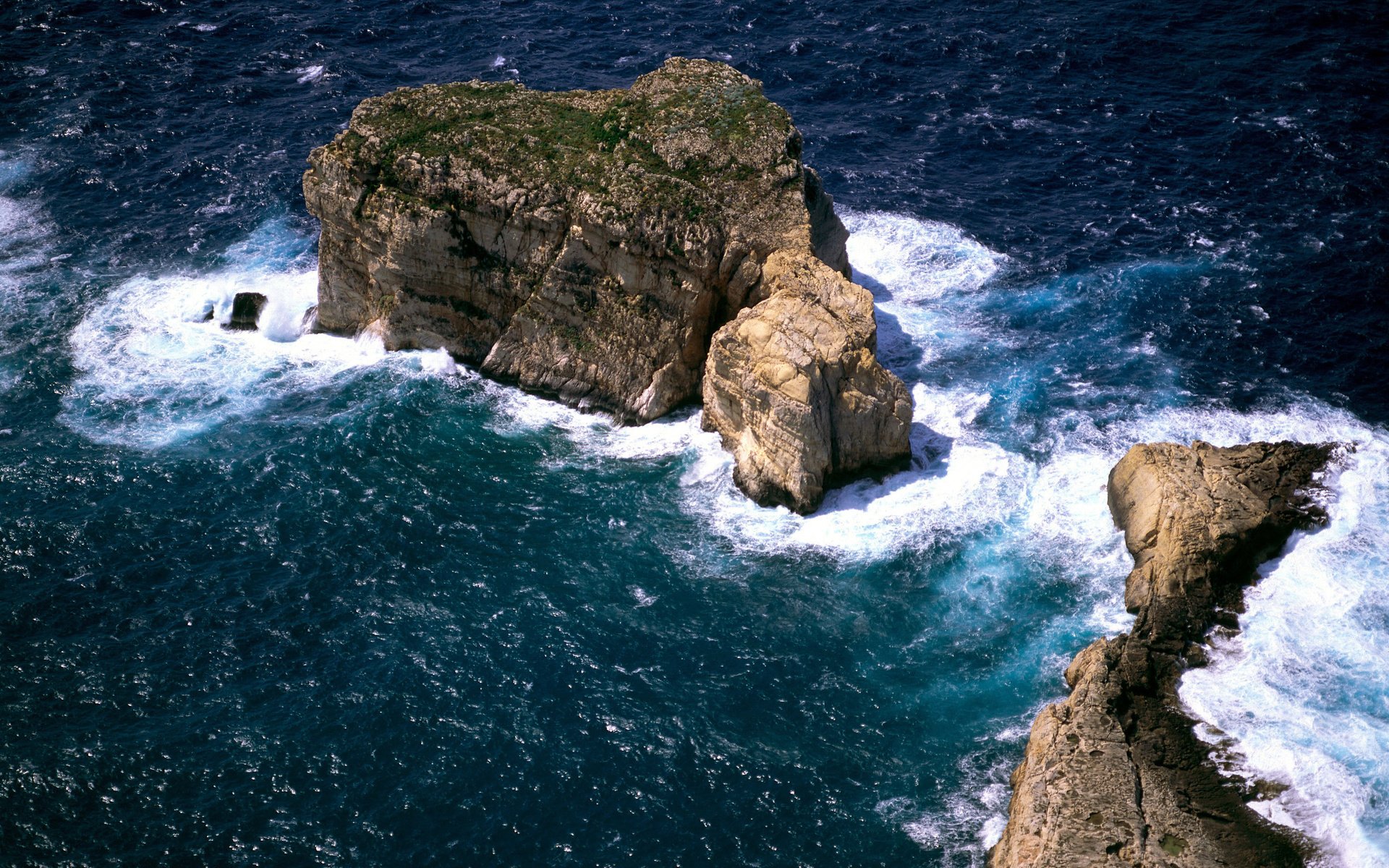 Обои скалы, океан, островок, rocks, the ocean, island разрешение 3000x2400 Загрузить