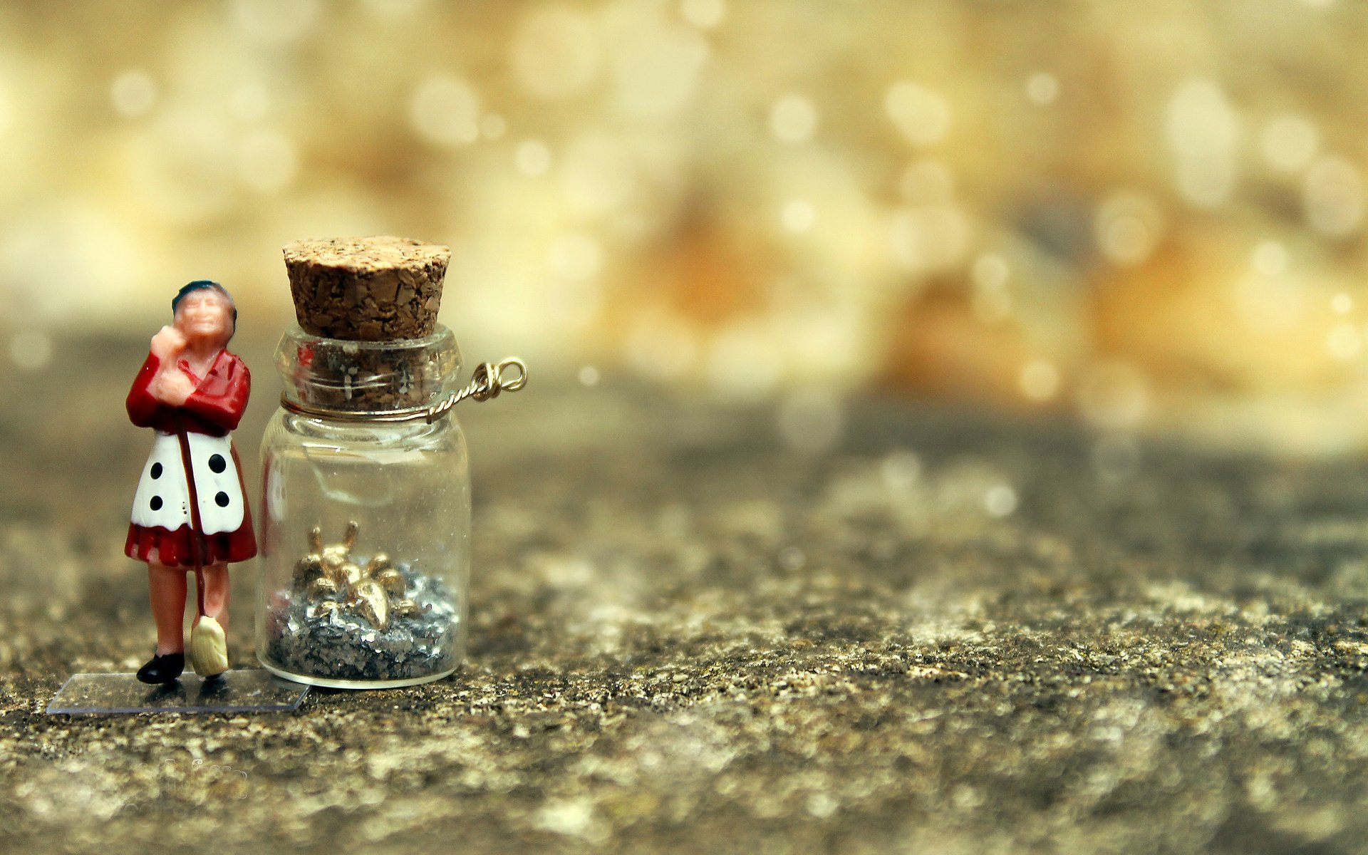 Обои бутылочка, боке, фигурка, баночка, bottle, bokeh, figure, jar разрешение 3840x2400 Загрузить