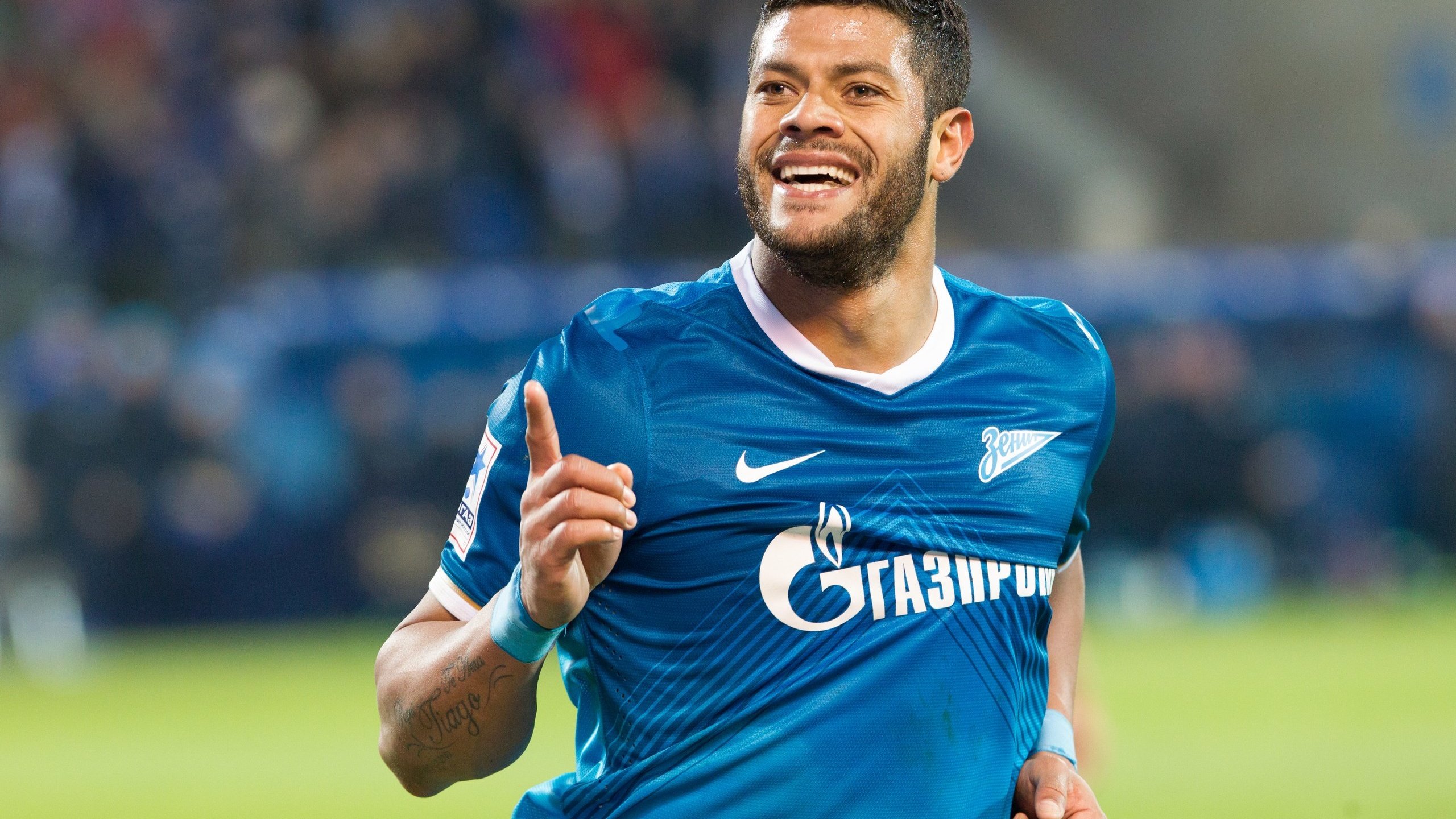 Обои футбол, зенит, спорт, футболист, халк, football, zenit, sport, player, hulk разрешение 2560x1707 Загрузить