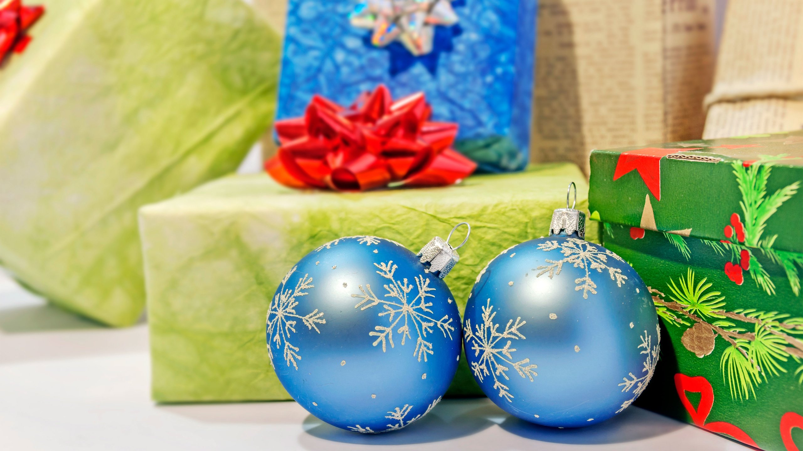 Обои новый год, шары, подарки, рождество, new year, balls, gifts, christmas разрешение 3840x2400 Загрузить