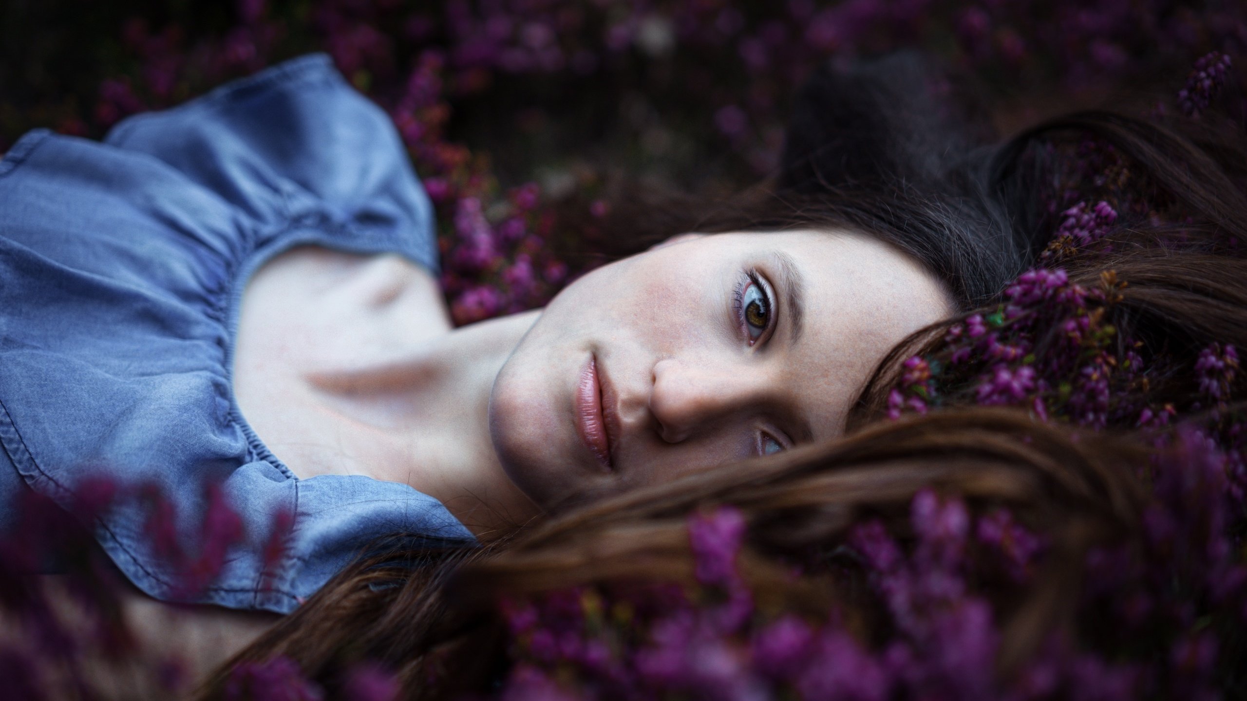 Обои цветы, девушка, взгляд, модель, лицо, боке, anne, flowers, girl, look, model, face, bokeh разрешение 3000x2000 Загрузить