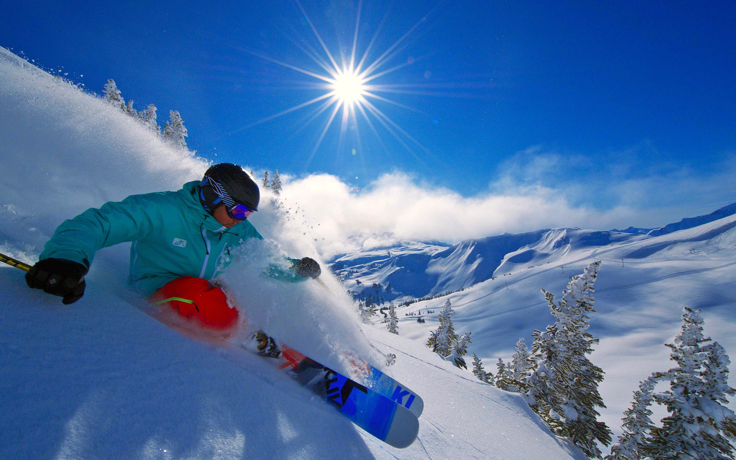 Обои небо, горнолыжный спорт, солнце, снег, спуск, лыжник, лыжи, экстрим, солнцезащитные очки, the sky, the sun, snow, the descent, skier, ski, extreme, sunglasses разрешение 3871x2576 Загрузить