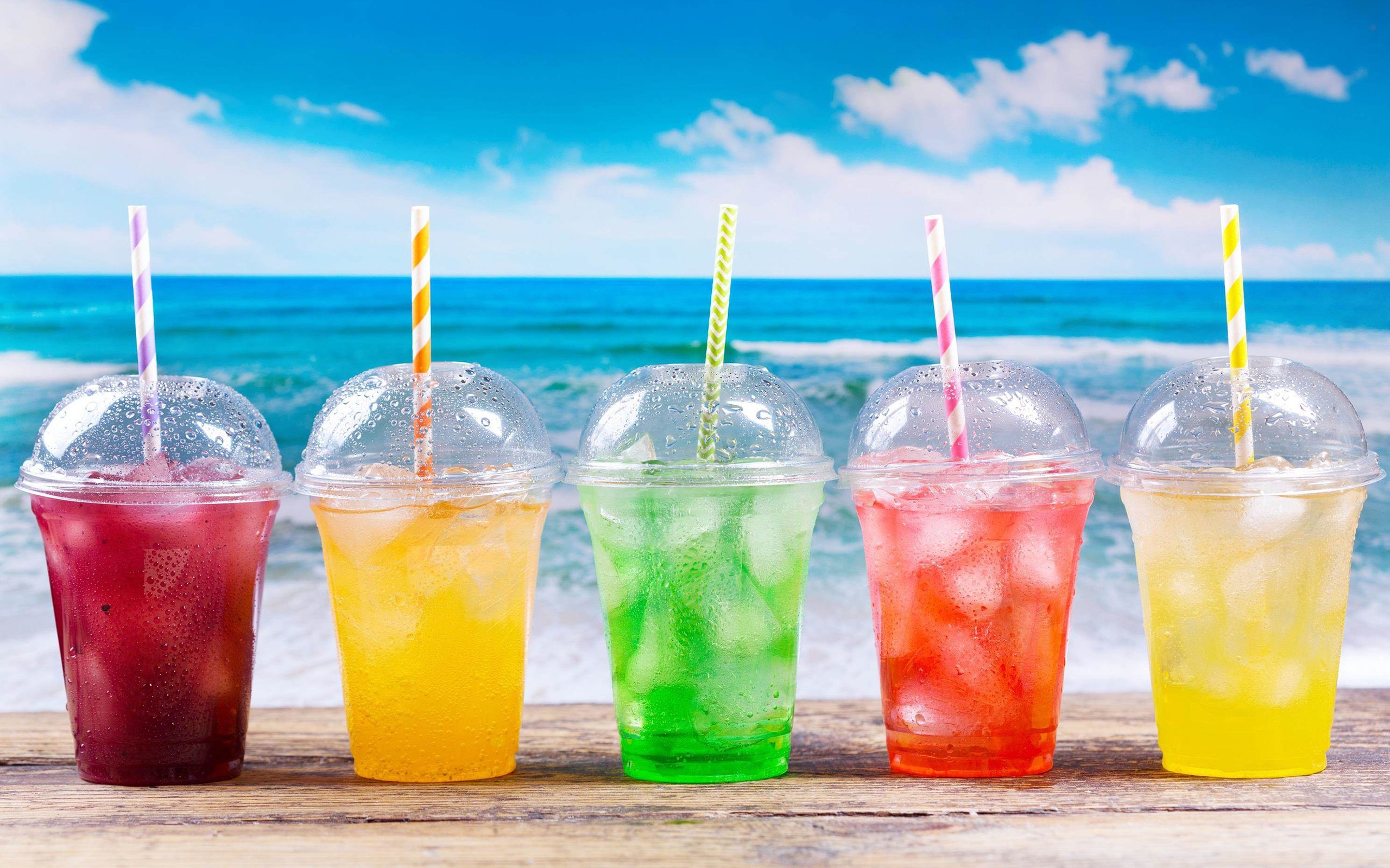 Обои пляж, лёд, напитки, стаканы, beach, ice, drinks, glasses разрешение 2880x1800 Загрузить