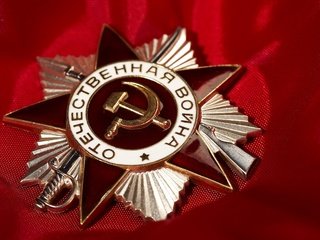 Обои красный, день победы, награды, орден отечественной войны, 9 мая, red, victory day, awards, order of the patriotic war, may 9 разрешение 1920x1200 Загрузить