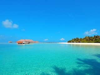 Обои море, остров, бунгало, тропики, мальдивы, sea, island, bungalow, tropics, the maldives разрешение 3964x2638 Загрузить
