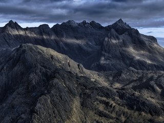 Обои небо, cuillin, горы, скалы, природа, тучи, шотландия, пасмурно, остров скай, the sky, mountains, rocks, nature, clouds, scotland, overcast, isle of skye разрешение 7200x4800 Загрузить