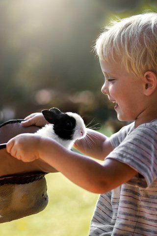 Обои радость, ребенок, кролик, мальчик, животное, шляпа, боке, sveta butko, joy, child, rabbit, boy, animal, hat, bokeh разрешение 2048x1516 Загрузить