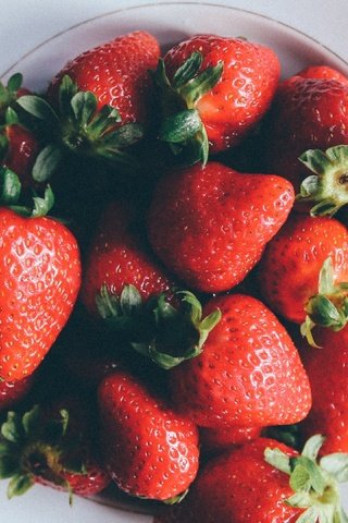 Обои клубника, ягоды, тарелка, strawberry, berries, plate разрешение 3840x2160 Загрузить