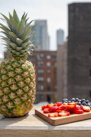 Обои фрукты, клубника, город, ягоды, черника, ананас, fruit, strawberry, the city, berries, blueberries, pineapple разрешение 4460x2973 Загрузить