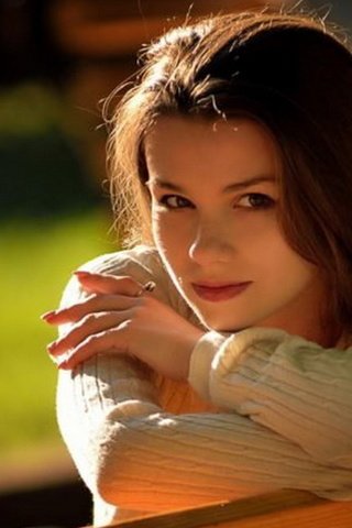 Обои девушка, брюнетка, макияж, крупно, белый свитер, girl, brunette, makeup, large, white sweater разрешение 1920x1080 Загрузить