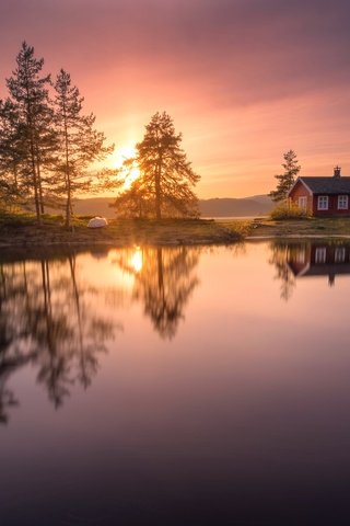 Обои деревья, озеро, закат, отражение, домик, норвегия, рингерике, trees, lake, sunset, reflection, house, norway, ringerike разрешение 2048x1225 Загрузить
